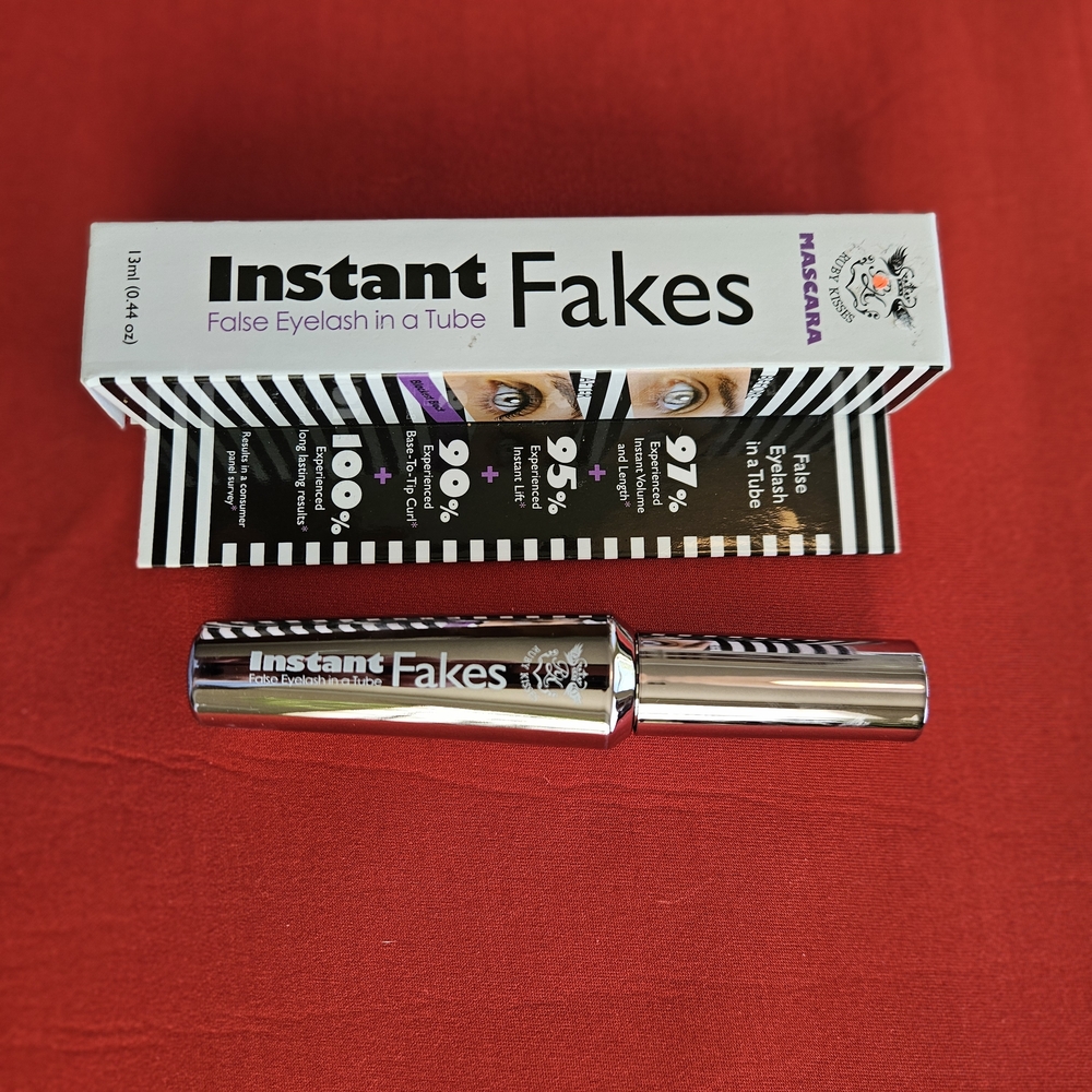Mascara: False Eyelashes In A Tube, Black Mascara for Lengthened Lashes